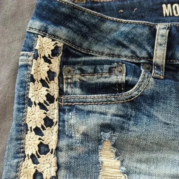 Mossimo Supply CO. Low rise shorts - Picture 8 of 9